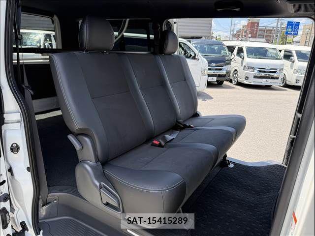 Toyota HIACE VAN 2023-04 8629416-9