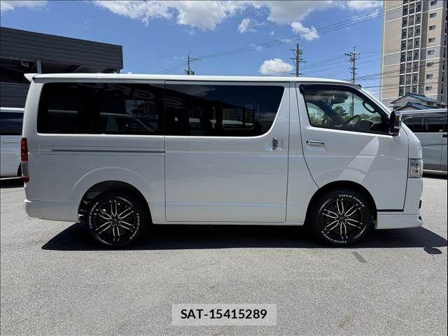 Toyota HIACE VAN 2023-04 8629416-12