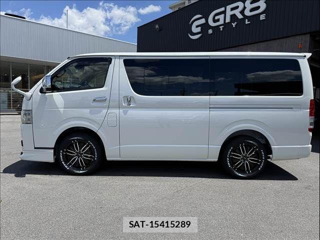 Toyota HIACE VAN 2023-04 8629416-13