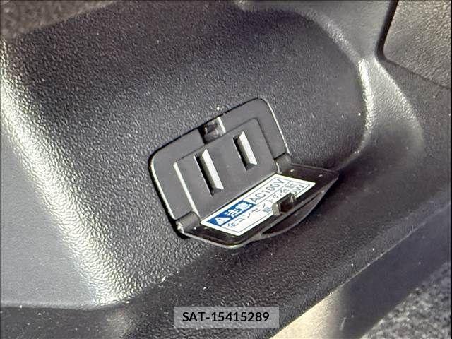 Toyota HIACE VAN 2023-04 8629416-16