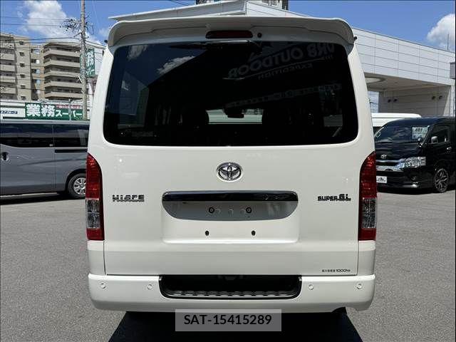 Toyota HIACE VAN 2023-04 8629416-2