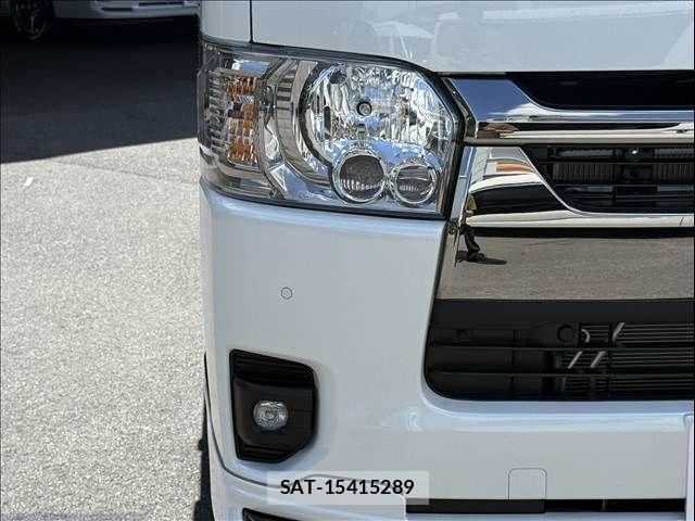 Toyota HIACE VAN 2023-04 8629416-4