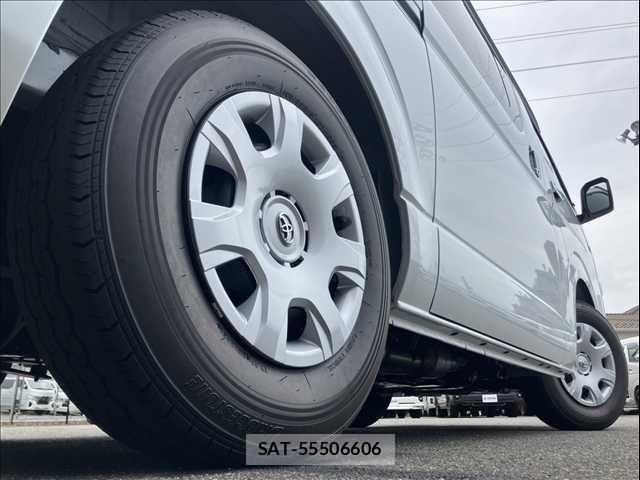Toyota HIACE VAN 2026-05 8629403-25
