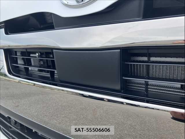 Toyota HIACE VAN 2026-05 8629403-29
