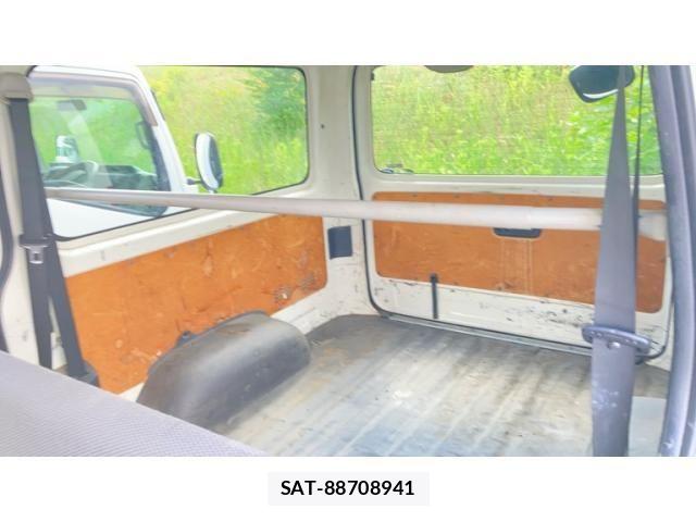 Toyota HIACE VAN 2011-09 8629428-23