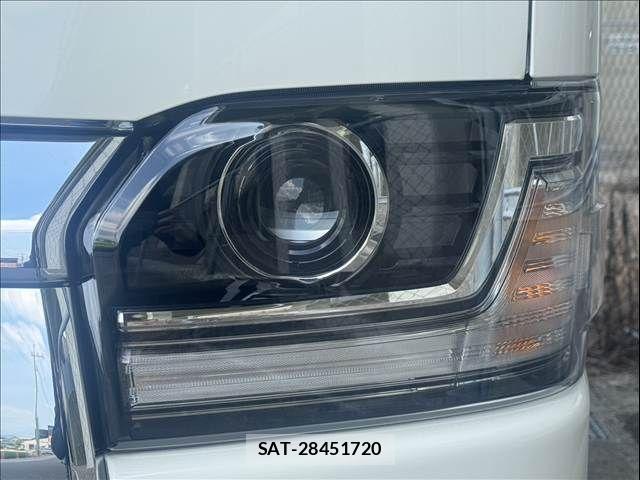 Toyota HIACE VAN 2026-08 8629412-14