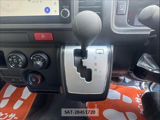 Toyota HIACE VAN 2026-08 8629412-18