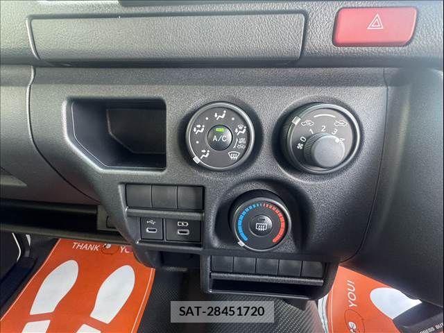 Toyota HIACE VAN 2026-08 8629412-19