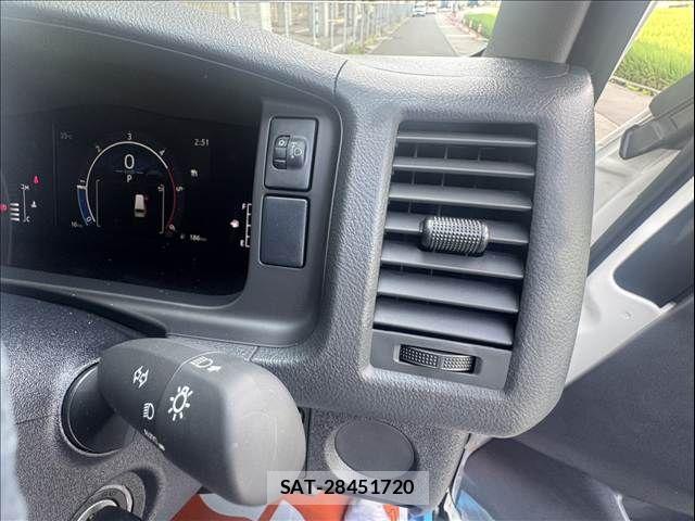 Toyota HIACE VAN 2026-08 8629412-21