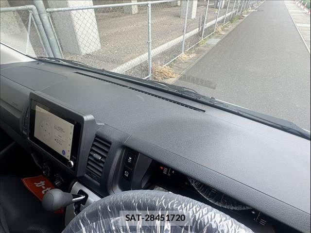 Toyota HIACE VAN 2026-08 8629412-22