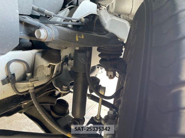 Toyota HIACE VAN 2024-02 8629418-19