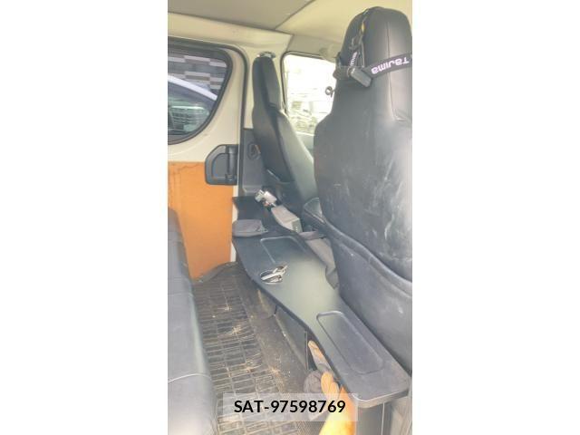 Toyota HIACE VAN 2013-12 8629429-12