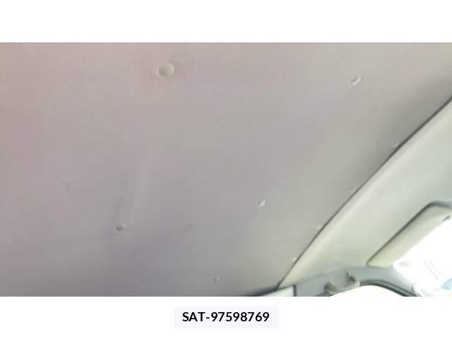 Toyota HIACE VAN 2013-12 8629429-15