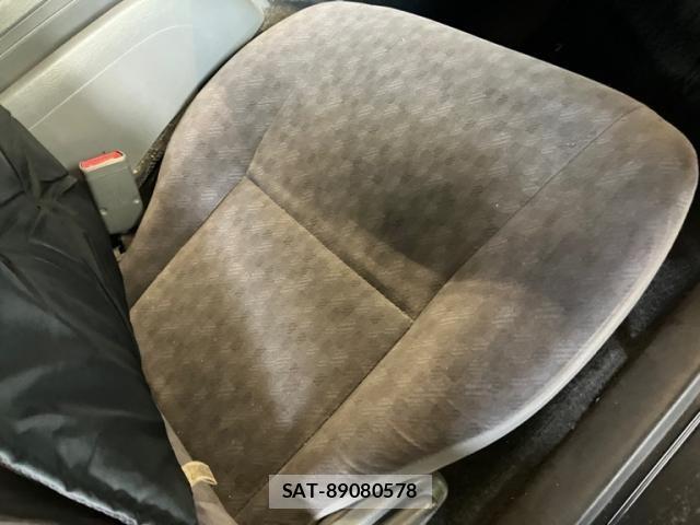 Toyota HIACE VAN 2004-11 8629427-14