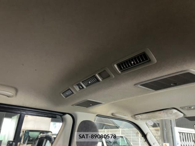 Toyota HIACE VAN 2004-11 8629427-16