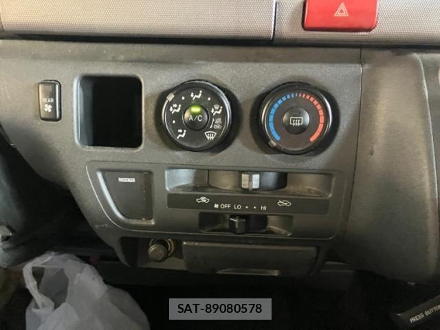 Toyota HIACE VAN 2004-11 8629427-24