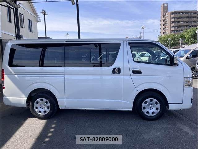 Toyota HIACE VAN 2023-04 8629419-12