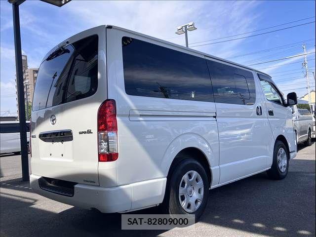 Toyota HIACE VAN 2023-04 8629419-14