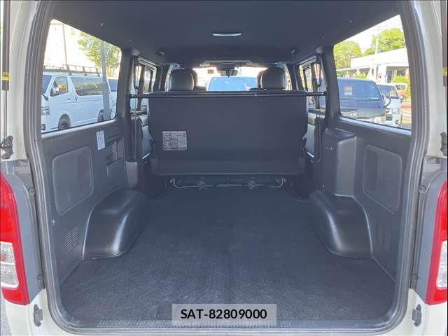 Toyota HIACE VAN 2023-04 8629419-19