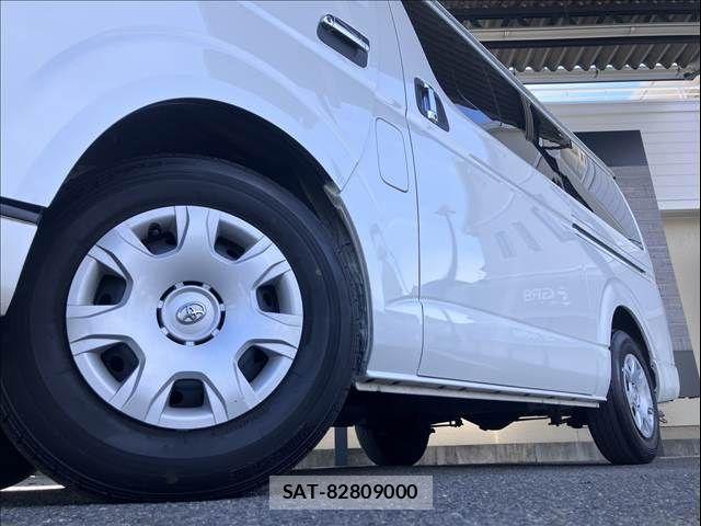 Toyota HIACE VAN 2023-04 8629419-8
