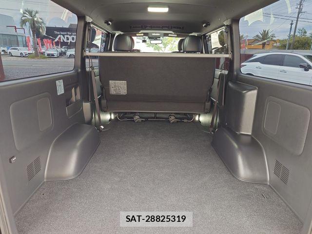 Toyota HIACE VAN 2025-02 8629408-23