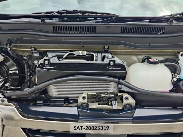 Toyota HIACE VAN 2025-02 8629408-24