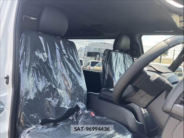 Toyota HIACE VAN 2026-06 8629402-13