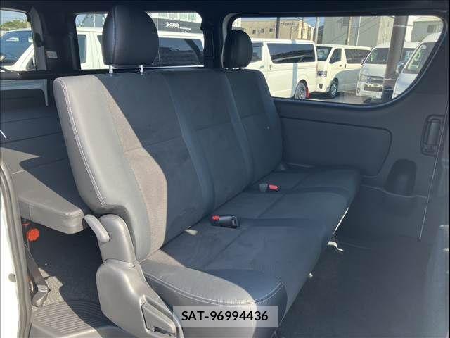 Toyota HIACE VAN 2026-06 8629402-14