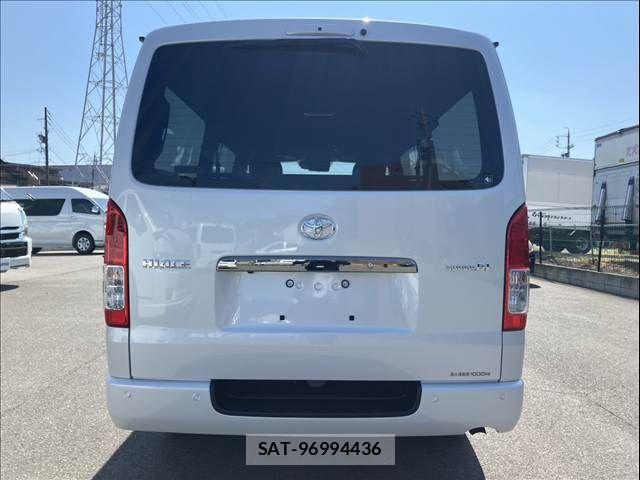 Toyota HIACE VAN 2026-06 8629402-17