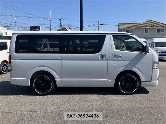 Toyota HIACE VAN 2026-06 8629402-18