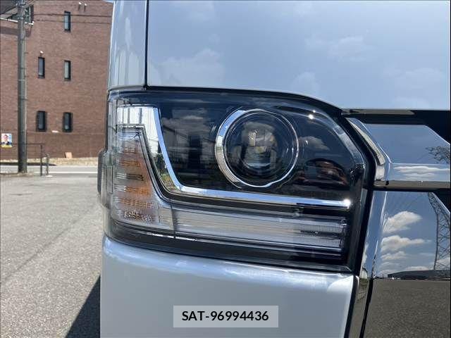 Toyota HIACE VAN 2026-06 8629402-22