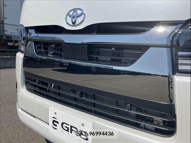 Toyota HIACE VAN 2026-06 8629402-24