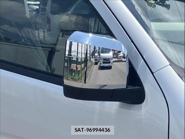 Toyota HIACE VAN 2026-06 8629402-28