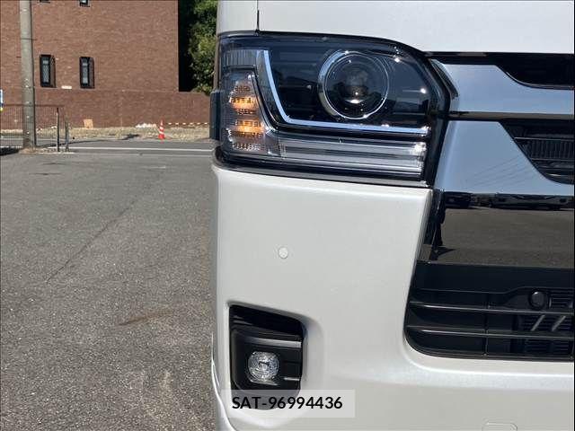 Toyota HIACE VAN 2026-06 8629402-8