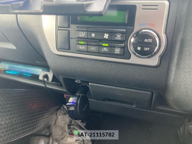 Toyota HIACE VAN 2022-09 8629421-7