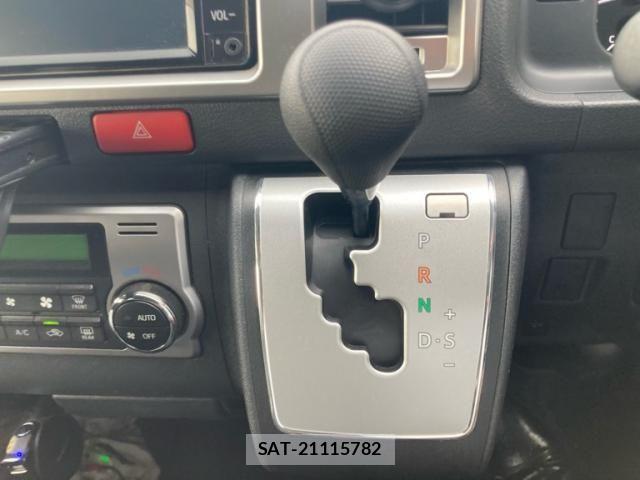 Toyota HIACE VAN 2022-09 8629421-8