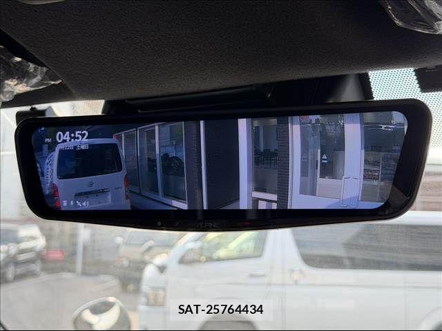 Toyota HIACE VAN 2023-02 8662028-17