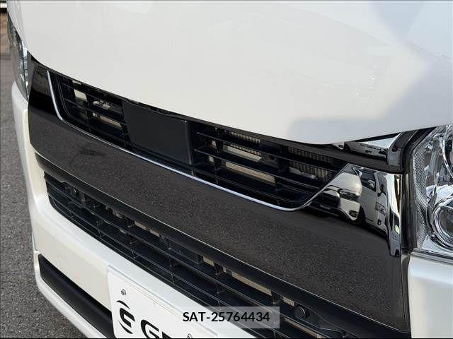Toyota HIACE VAN 2023-02 8662028-23