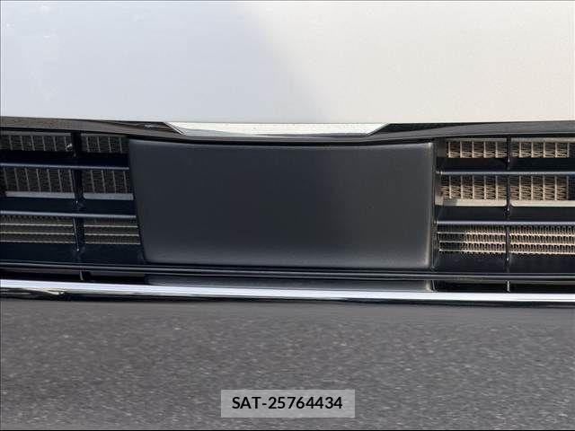 Toyota HIACE VAN 2023-02 8662028-24