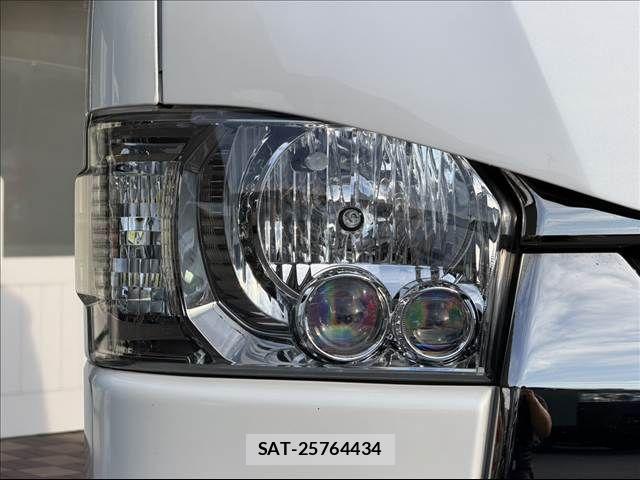 Toyota HIACE VAN 2023-02 8662028-25