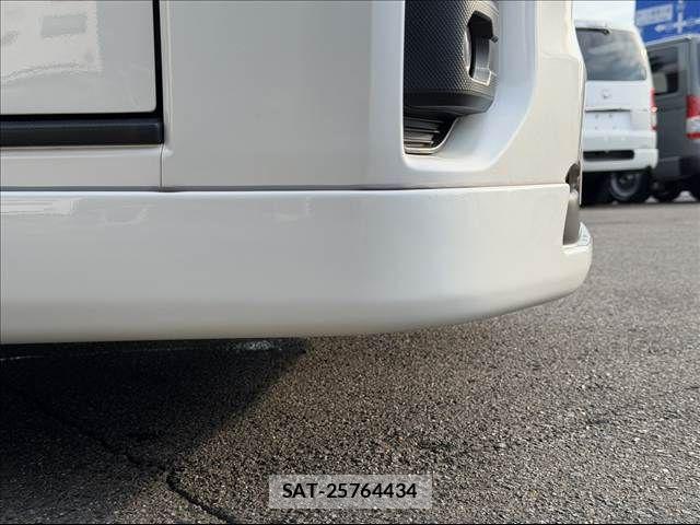 Toyota HIACE VAN 2023-02 8662028-28