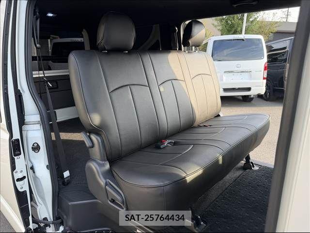 Toyota HIACE VAN 2023-02 8662028-7