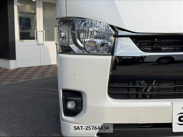 Toyota HIACE VAN 2023-02 8662028-8