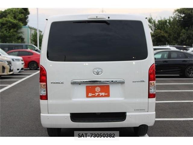 Toyota HIACE VAN 2025-03 8662035-10