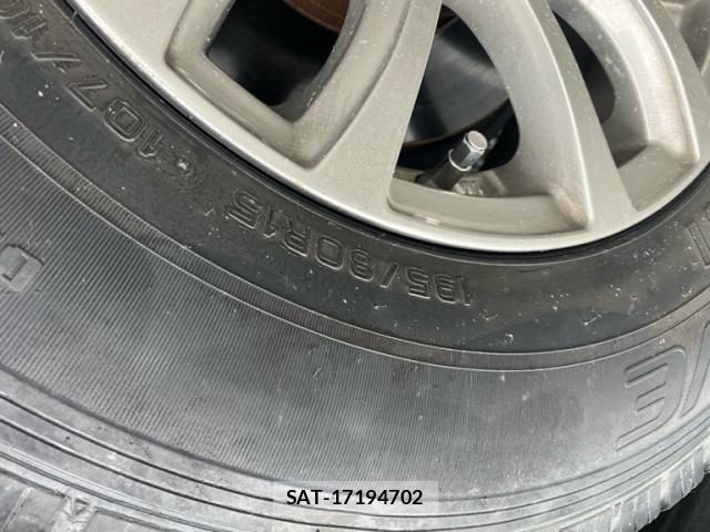 Toyota HIACE VAN 2020-06 8662040-17