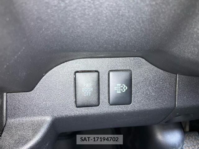 Toyota HIACE VAN 2020-06 8662040-24