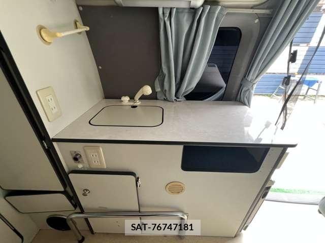 Toyota HIACE VAN 2006-06 8667056-21