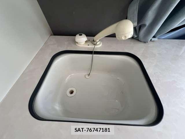 Toyota HIACE VAN 2006-06 8667056-22