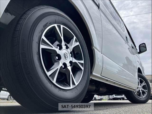 Toyota HIACE VAN 2022-02 8662033-21