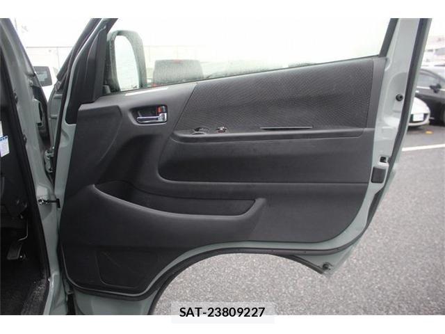 Toyota HIACE VAN 2025-06 8662027-18